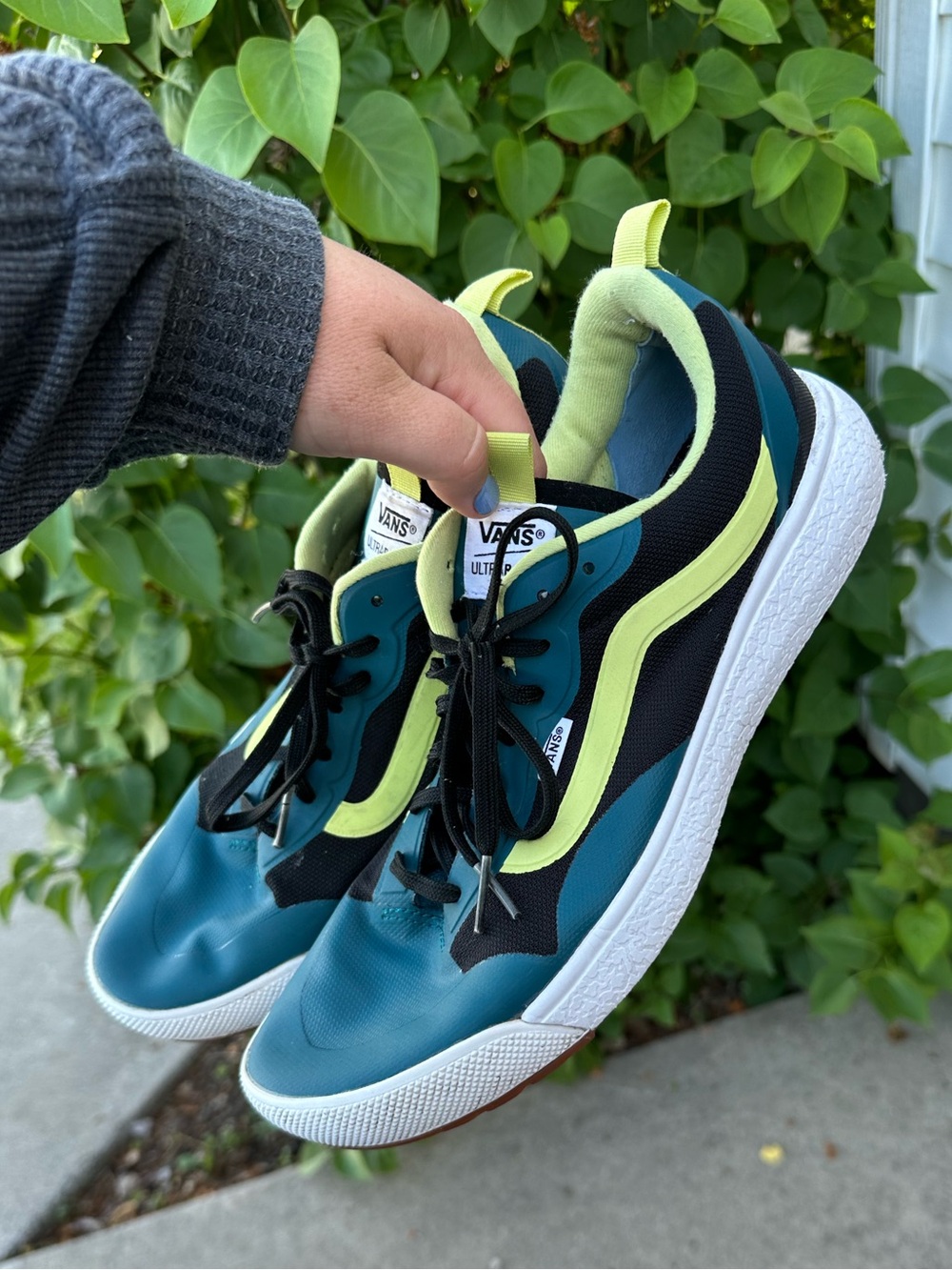 Vans Men’s Teal & Lime Low-Top Sneakers